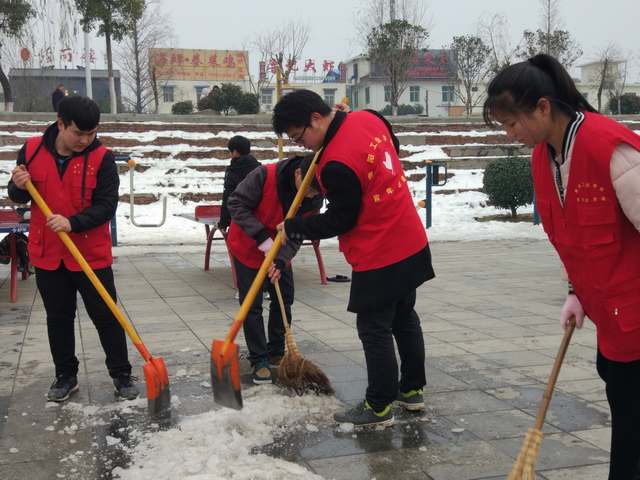 南陽(yáng)工業(yè)學(xué)校鏟雪