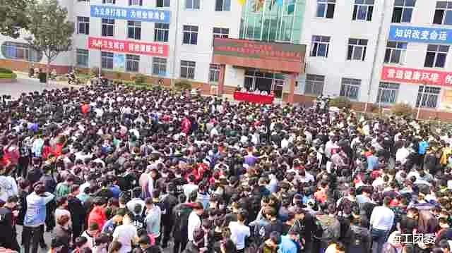 南陽工業(yè)學(xué)校召開2018年職業(yè)教育系列競賽活動(dòng)啟動(dòng)儀式